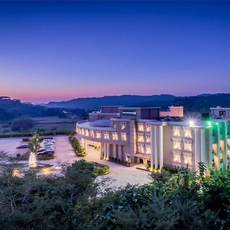 Golden Tulip Chandigarh, Panchkula Exterior photo